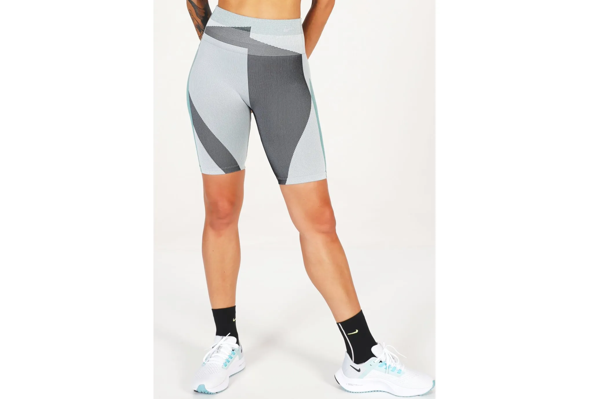 Nike pantalón corto Icon Clash Seamless