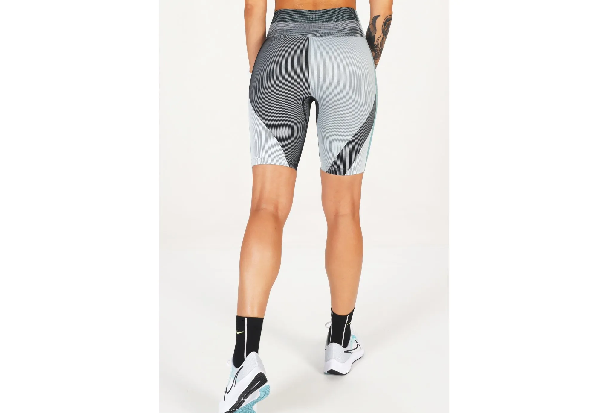 Nike pantalón corto Icon Clash Seamless