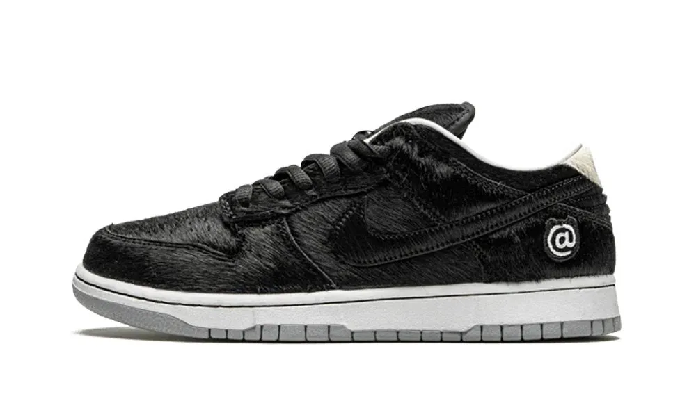 NIKE SB DUNK LOW MEDICOM TOY 2020