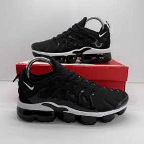 NIKE VAPORMAX PLUS BLACK/WHITE 