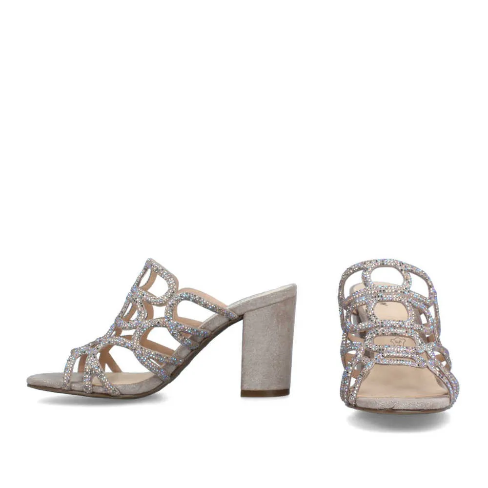 Sandalias mules beige con pedrería
